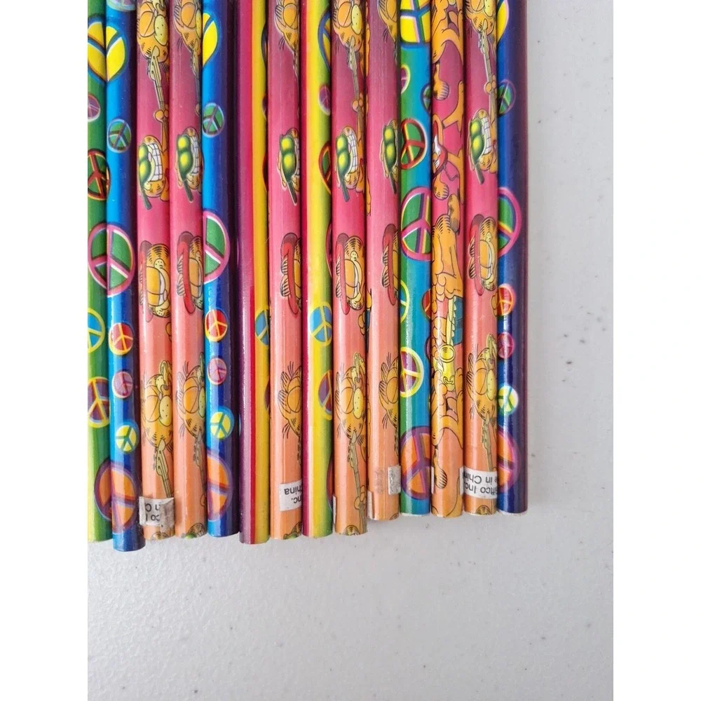 Vintage 1978 Garfield PENCIL LOT OF 25 Unused Loose Pencils- 25 Regular Size NEW